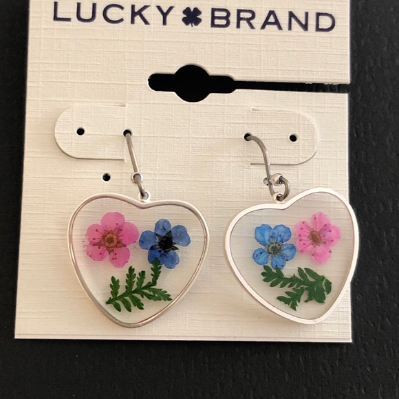 Lucky Brand Silver Tone & Lucite Heart With Dried Flowers Drop Earrings NWT - Picture 7 of 11